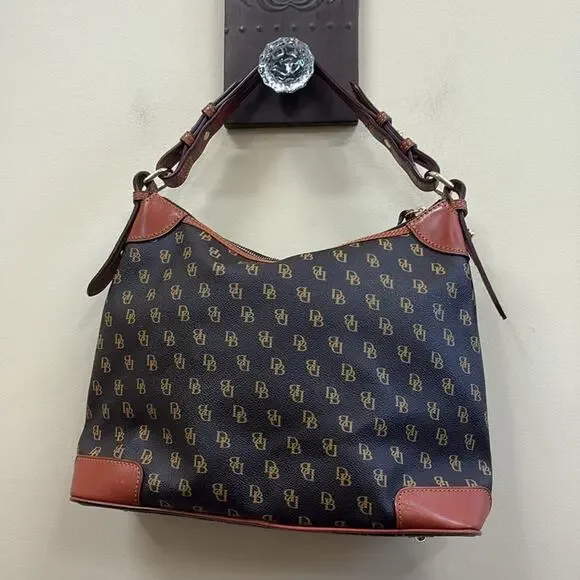 Dooney & Bourke hobo adjustable strap shoulder bag - Picture 4 of 8